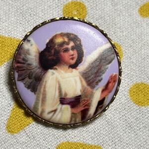 Grandmother’s Buttons Collection Angel Pin Brooch Gold Tone VTG Victorian style